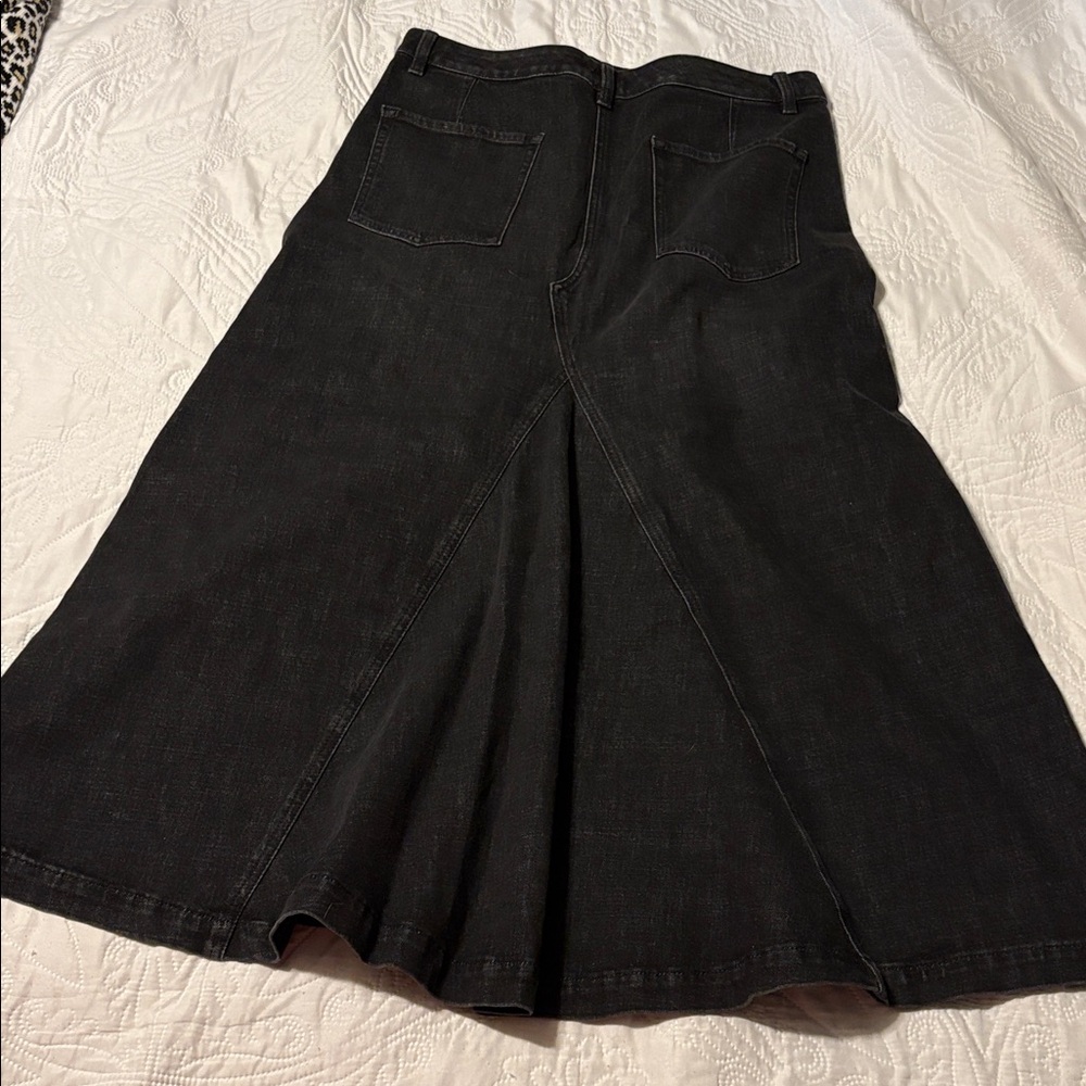 Banana Republic Center Split Classic Denim Skirt - Picture 3 of 5
